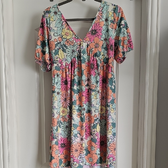 First Love Dresses & Skirts - EUC First Love Floral Mini Dress - Multicolor